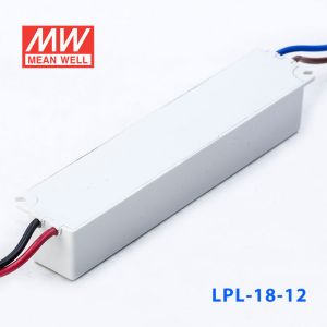 LPL-18-12    18W    110V输入   12V    1.5A明纬牌恒压输出IP67防水塑壳LED电源