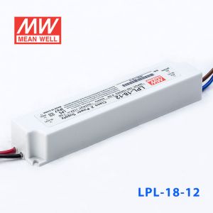 LPL-18-12    18W    110V输入   12V    1.5A明纬牌恒压输出IP67防水塑壳LED电源
