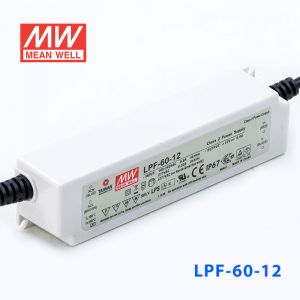 LPF-60-12  60W  12V 5A  恒压+恒流有PFC高效率塑壳IP67防水LED电源