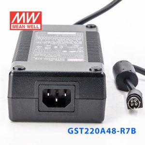 GST220A48-R7B 220W 48V4.6A高效能低空载损耗绿色节能桌上型适配器