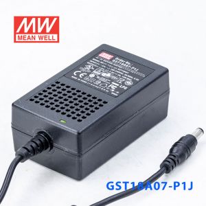 GST18A07-P1J  15W 7.5V2A高效能低空载损耗绿色节能桌上型适配器