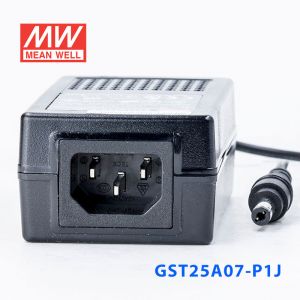 GST25A07-P1J 22W 7V2.93A高效能低空载损耗绿色节能桌上型适配器