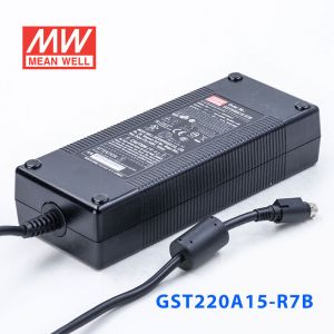 GST220A15-R7B 201W 15V13.4A高效能低空载损耗绿色节能桌上型适配器