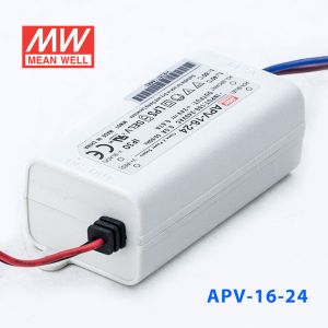 APV-16-24   16W   24V   0.67A 明纬牌恒压输出防水塑壳LED照明电源