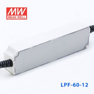 LPF-60-12  60W  12V 5A  恒压+恒流有PFC高效率塑壳IP67防水LED电源