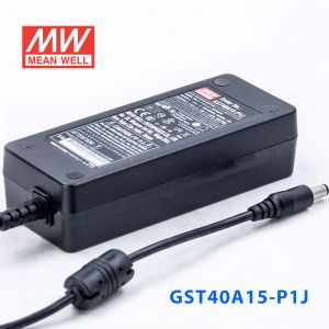 GST40A15-P1J 40W 15V2.67A高效能低空载损耗绿色节能桌上型适配器